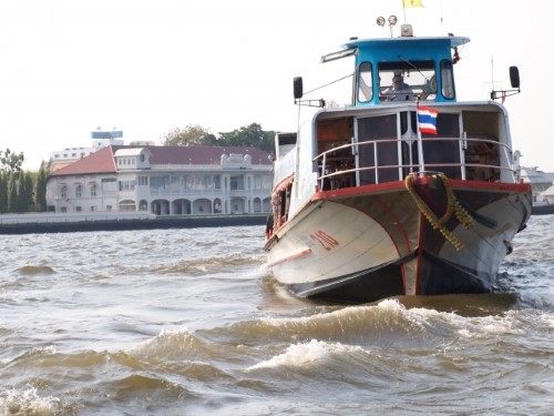 タイ　バンコク　チャオプラヤー・エクスプレス・ボート